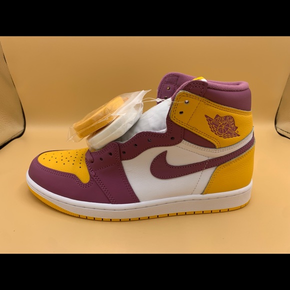 Air Jordan 1 High OG - Brotherhood - Size 9.5 - Picture 4 of 8